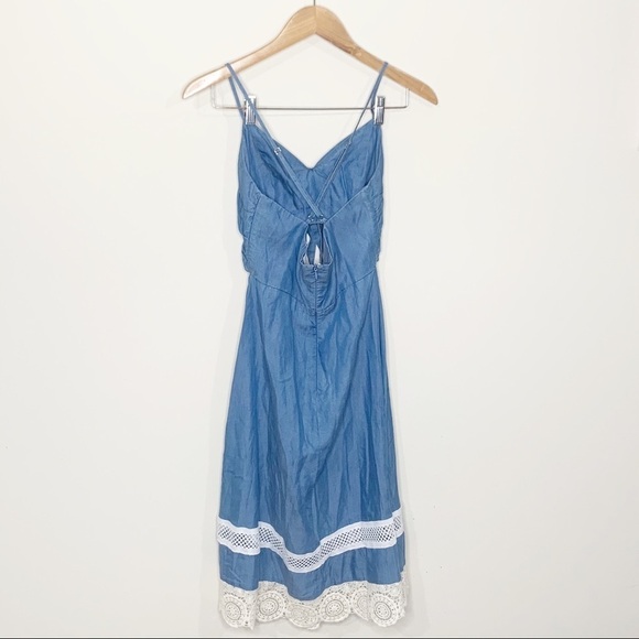Lovers & Friends Blue Chambray Denim Lace Cutout Tie Front Saffron Midi Dress - Picture 8 of 9